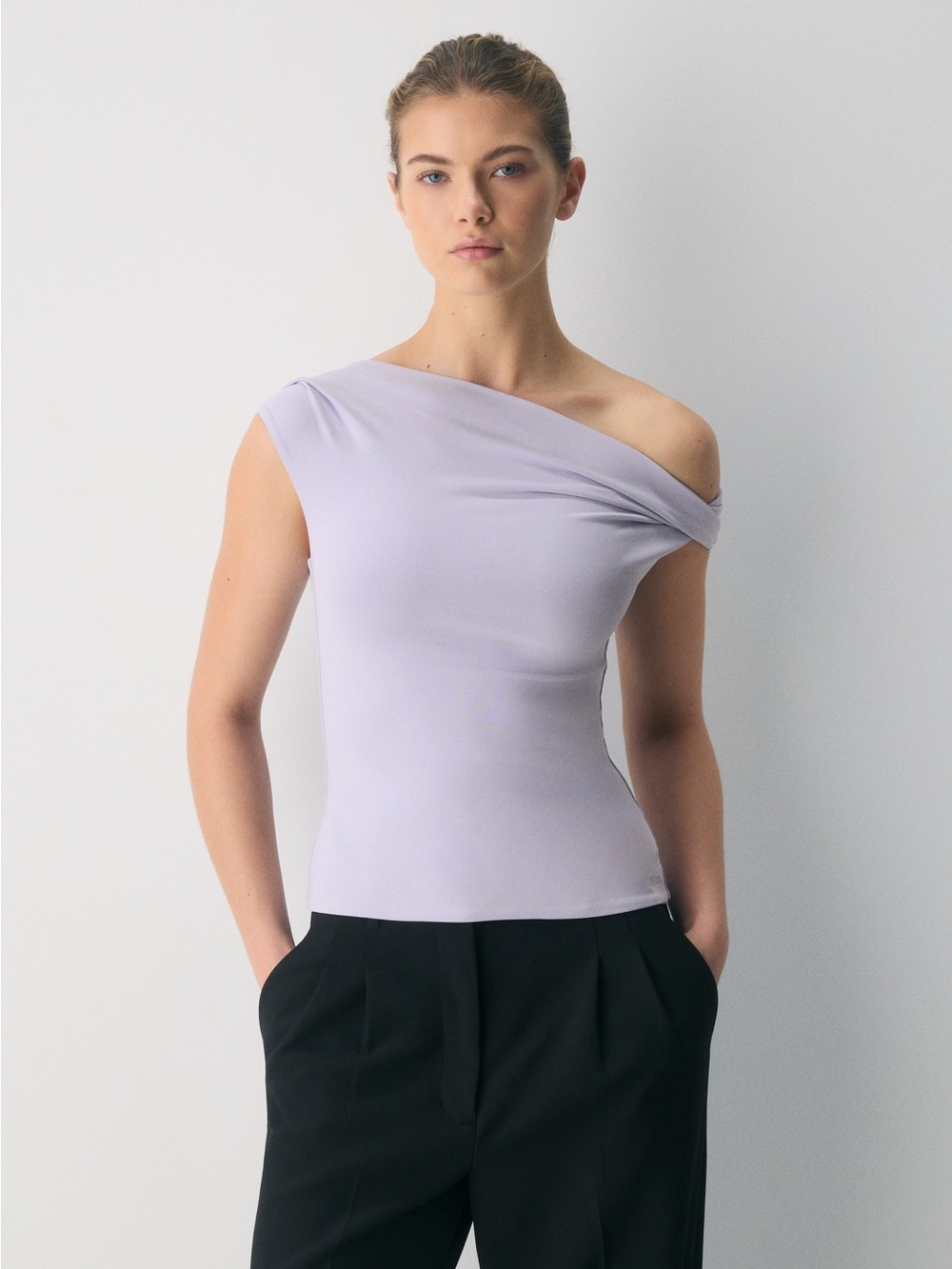 Aritzia Original Contour Ravish Top Liliac Purple size Large NWT